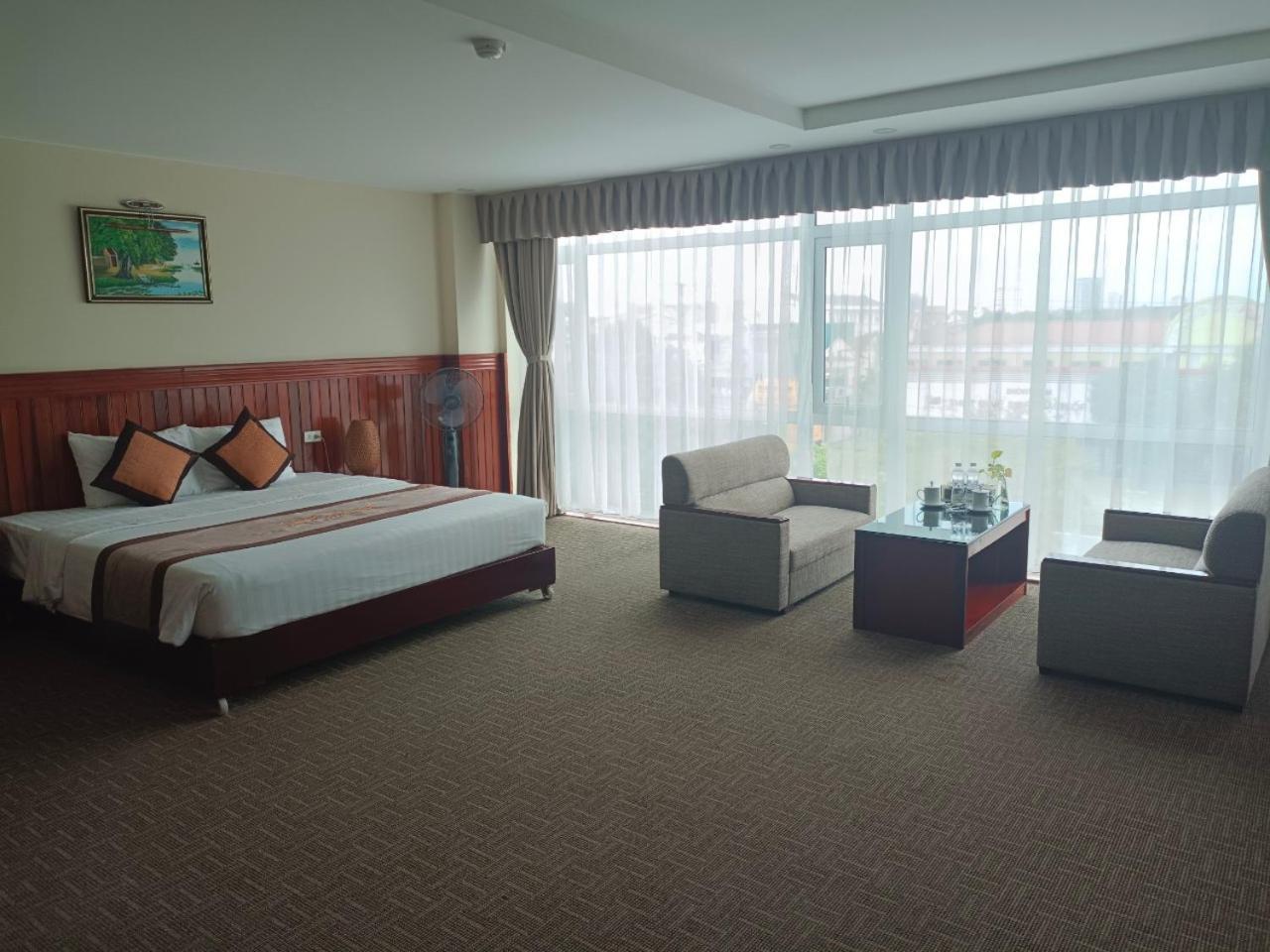 Vinh Plaza Hotel Zewnętrze zdjęcie